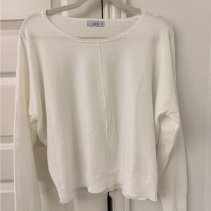 Natí White Lightweight Pullover Sweater